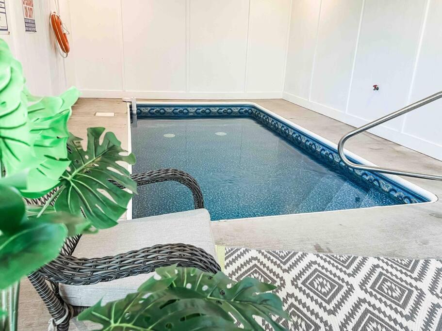 Indoor Heated Pool Hot Tub Cabin Sevierville Exterior photo
